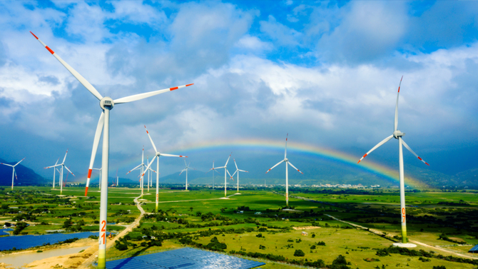 "Continuing Education" written on a keyboard key